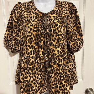 Discreet Leopard Print Blouse